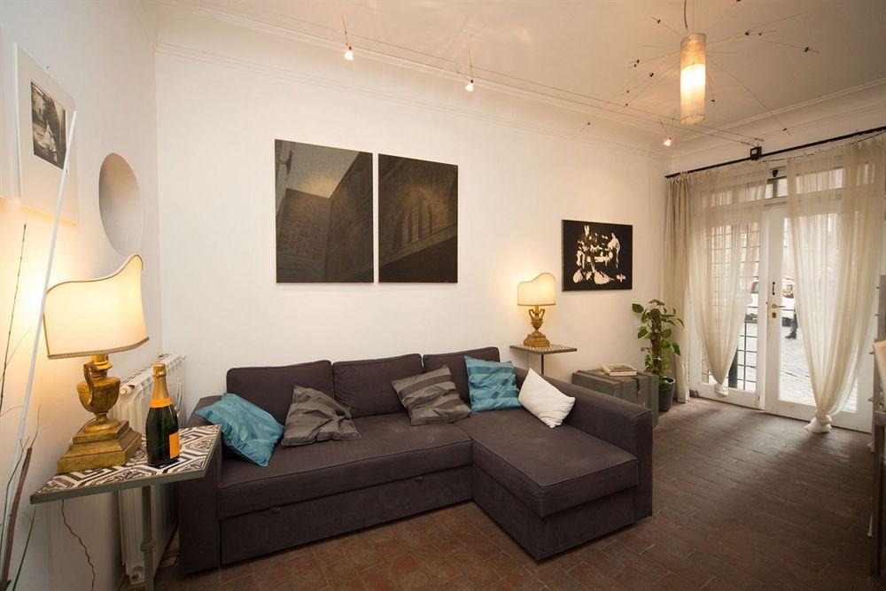 Purple Home Wisteria Rome Bagian luar foto