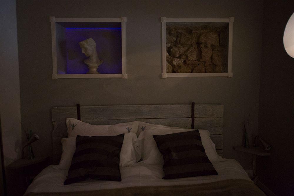 Purple Home Wisteria Rome Bagian luar foto