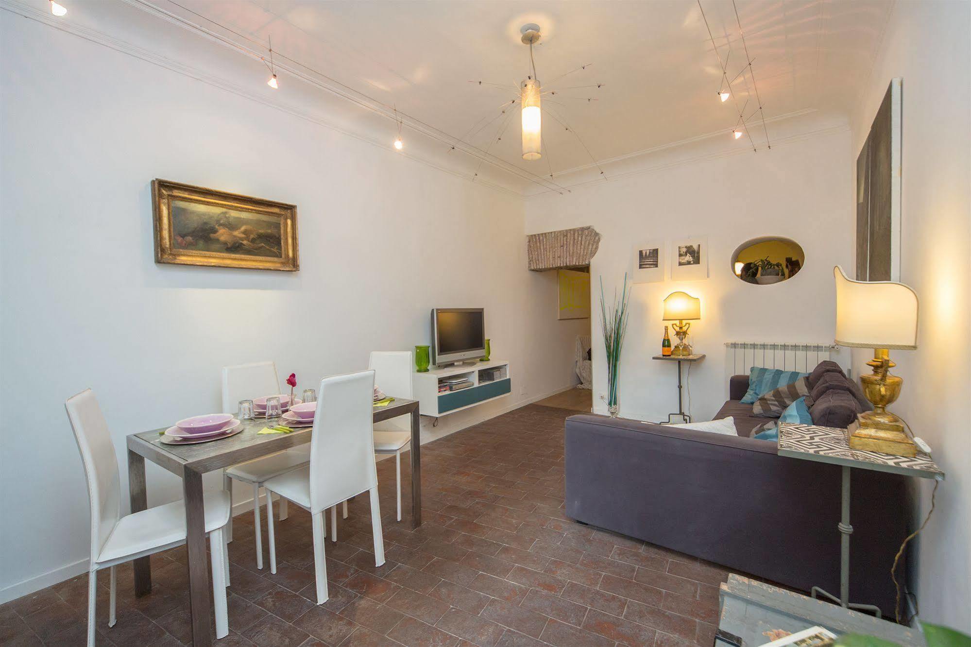 Purple Home Wisteria Rome Bagian luar foto