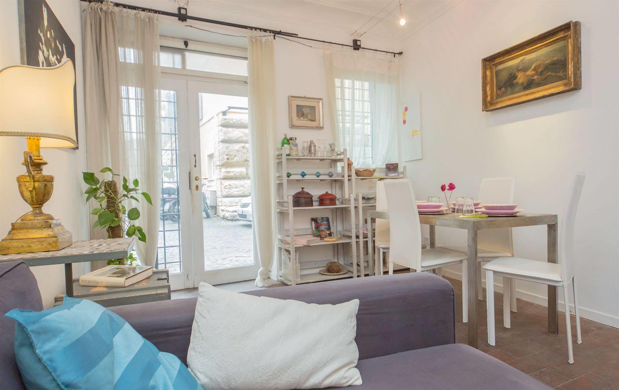 Purple Home Wisteria Rome Bagian luar foto